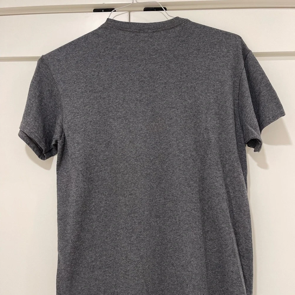 Gray New York Skyline T-Shirt  Size M NWT - Picture 3 of 6